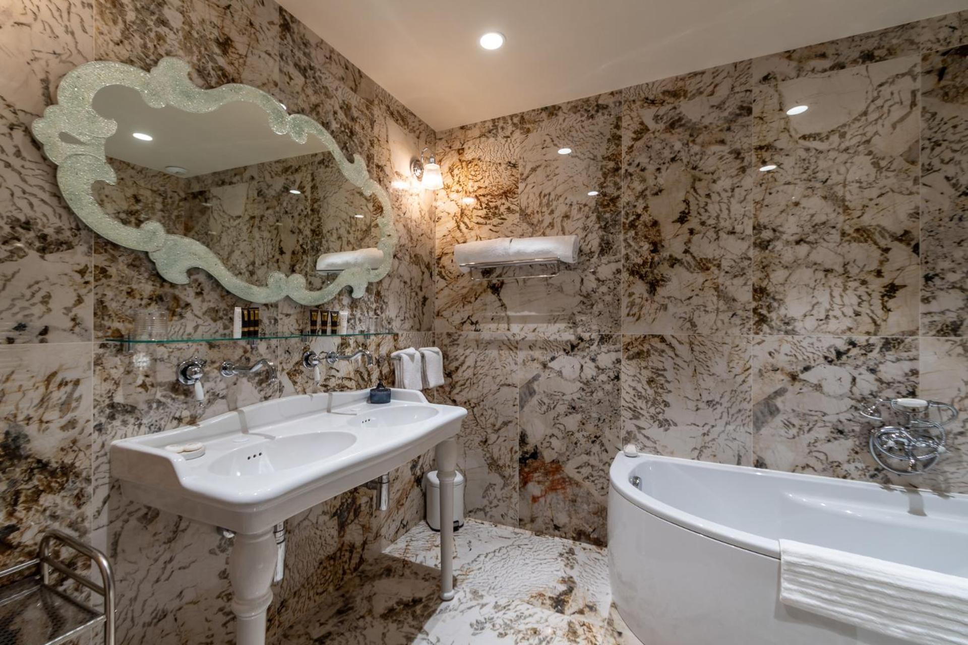 Hotel Demeure Loredana Saint-Florent  Eksteriør billede